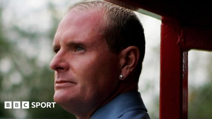 কেটারিংয়ে গাজ্জামানিয়ার সাথে | BanglaKagaj.in Paul Gascoigne in the dugout at Kettering Town