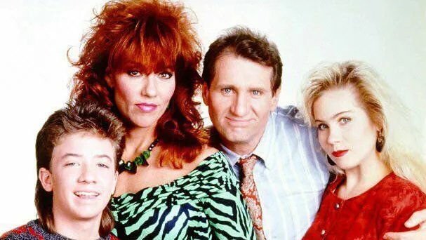 ক্রিস্টিনা অ্যাপেলগেট রেস টু এন্ড এমএস-এর জন্য অর্থ সংগ্রহের জন্য Married With Children Spinoff