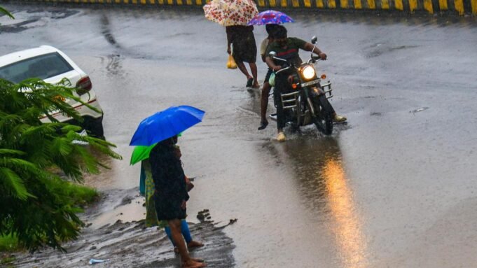 ঘূর্ণিঝড় "মান্থা": APSRTC উচ্চ সতর্কতায় রয়েছে, জরুরি ব্যবস্থা গ্রহণ করছে Google Preferred Source