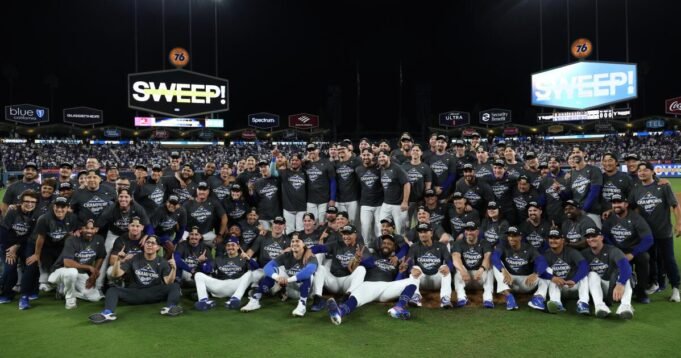 না, ডজার্স বেসবল নষ্ট করছে না। তারা শুধু জানে কিভাবে না, ডজার্স বেসবল নষ্ট করছে না। তারা শুধু জানে কিভাবে তাদের টাকা খরচ করতে হয়
 | BanglaKagaj.in