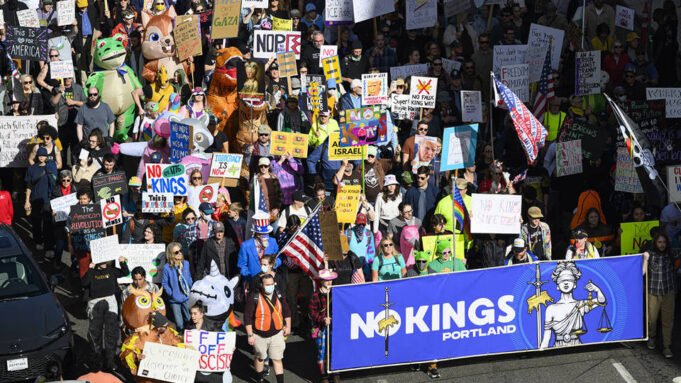 নো কিং মানে নো ব্যারন

 | BanglaKagaj.in