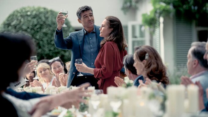 Kyle Chandler as Paul and Diane Lane as Ellen in Anniversary.
