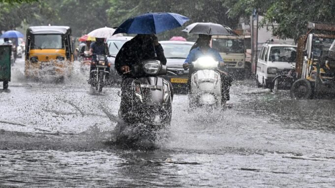 সকালের সারাংশ: উপকূল অতিক্রম করার কাছাকাছি ঘূর্ণিঝড় মাস হিসাবে অন্ধ্রের Google Preferred Source