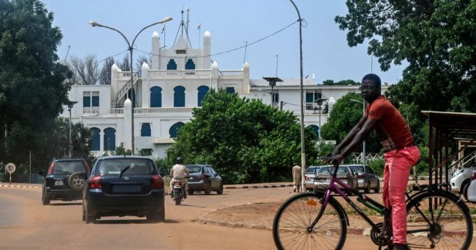 সূত্র বলছে, নাইজারের রাজধানীতে তার বাড়ি থেকে মার্কিন ধর্মপ্রচারককে অপহরণ করা হয়েছে

 | BanglaKagaj.in