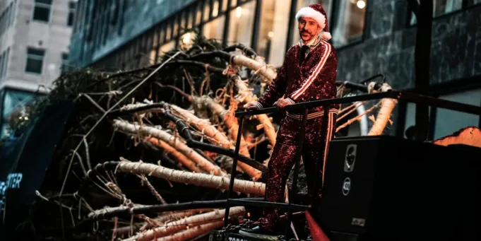 8টি ফটো দেখায় যে ছুটির দিনগুলি এখন নিউ ইয়র্ক সিটিতে 8টি ফটো দেখায় যে ছুটির দিনগুলি এখন নিউ ইয়র্ক সিটিতে এসেছে
| BanglaKagaj.in