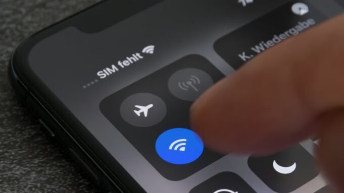 Google সর্বজনীন Wi-Fi-এর সাথে সংযোগ করার বিষয়ে জরুরী সতর্কতা জারি করে - ভয়ের মধ্যে এটি সাইবার অপরাধীদের আপনার ব্যাঙ্কিংয়ের বিশদ চুরি করার অনুমতি দিতে পারে

 | BanglaKagaj.in