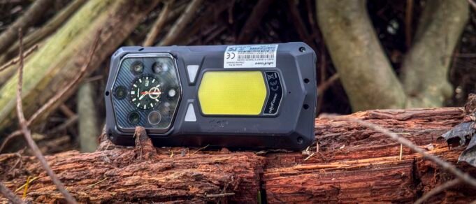 I lived with this 700g rugged phone, and it outperformed I lived with this 700g rugged phone, and it outperformed my iPhone in key ways | BanglaKagaj.in