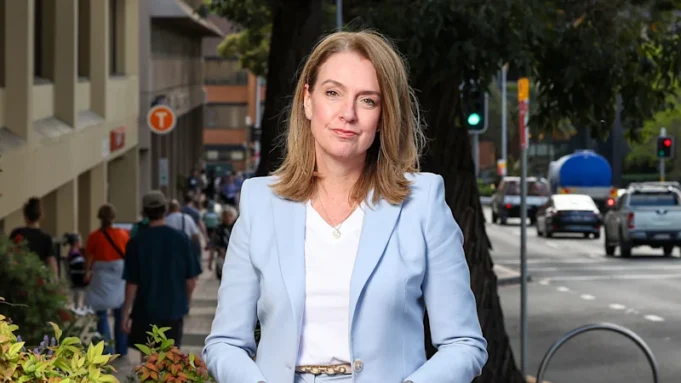 NSW হিটলার ইয়ুথ শ্লোগান নিষিদ্ধ করে জার্মান আইনের প্রতিফলন ঘটাতে চলেছে৷

 | BanglaKagaj.in