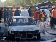 আদালতের কাছে বিস্ফোরণে অন্তত ১২ জনের মৃত্যুর জন্য ভারত ও আফগানিস্তানকে দায়ী করেছে পাকিস্তান
| BanglaKagaj.in আদালতের কাছে বিস্ফোরণে অন্তত ১২ জনের মৃত্যুর জন্য ভারত ও আফগানিস্তানকে দায়ী করেছে পাকিস্তান
| BanglaKagaj.in