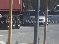 একটি মর্মান্তিক ড্রাইভিং ক্রোধের ঘটনায় তার জানালা ভেঙে ফেলার পরে একজন ব্যক্তির বিরুদ্ধে অভিযোগ আনা হয়েছে।
| BanglaKagaj.in একটি মর্মান্তিক ড্রাইভিং ক্রোধের ঘটনায় তার জানালা ভেঙে ফেলার পরে একজন ব্যক্তির বিরুদ্ধে অভিযোগ আনা হয়েছে।
| BanglaKagaj.in