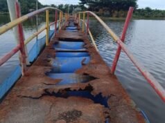 ঝুঁকিপূর্ণ হয়ে উঠেছে খুলনায় ভাসমান সেতু
| BanglaKagaj.in ঝুঁকিপূর্ণ হয়ে উঠেছে খুলনায় ভাসমান সেতু
| BanglaKagaj.in