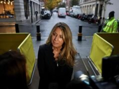 ট্রাম্পের পদত্যাগের পর বিতর্কের জন্য বিবিসি ক্ষমা চাইবে বলে আশা করা হচ্ছে
| BanglaKagaj.in Google Preferred Source