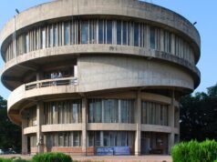 পাঞ্জাব ইউনিভার্সিটি বিক্ষোভ: বিশ্ববিদ্যালয় বন্ধ হওয়ার প্রস্তুতির সাথে সাথে ভারী পুলিশ উপস্থিতি
| BanglaKagaj.in Google Preferred Source