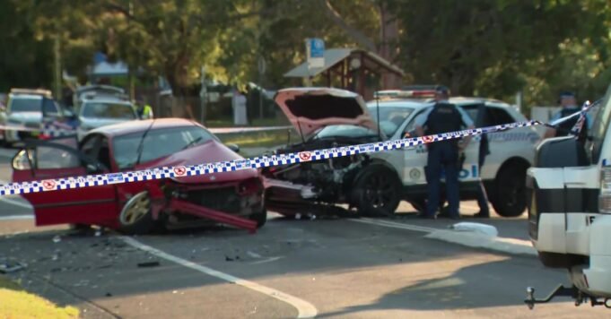 পুলিশের গাড়ির সঙ্গে মুখোমুখি সংঘর্ষে আহত ৩ জন

 | BanglaKagaj.in