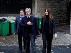 প্রাক্তন ফরাসি প্রেসিডেন্ট নিকোলাস সারকোজি তার আপিল বিচারাধীন কারাগার থেকে মুক্তি পাবেন
| BanglaKagaj.in প্রাক্তন ফরাসি প্রেসিডেন্ট নিকোলাস সারকোজি তার আপিল বিচারাধীন কারাগার থেকে মুক্তি পাবেন
| BanglaKagaj.in