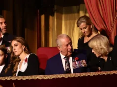 প্রিন্স জর্জ রাজা এবং রানীকে স্মরণ উৎসবে যোগদান করেন
| BanglaKagaj.in প্রিন্স জর্জ রাজা এবং রানীকে স্মরণ উৎসবে যোগদান করেন
| BanglaKagaj.in