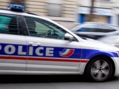 ফ্রান্সে স্ত্রী ও তার প্রেমিককে হত্যার দায়ে অভিযুক্ত আমেরিকান
| BanglaKagaj.in ফ্রান্সে স্ত্রী ও তার প্রেমিককে হত্যার দায়ে অভিযুক্ত আমেরিকান
| BanglaKagaj.in