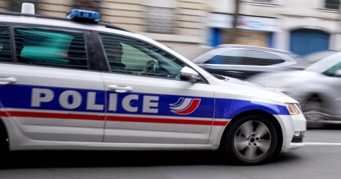 ফ্রান্সে স্ত্রী ও তার প্রেমিককে হত্যার দায়ে অভিযুক্ত আমেরিকান

 | BanglaKagaj.in