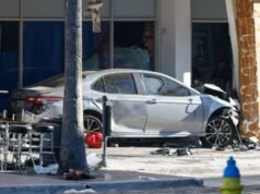 ফ্লোরিডায় একটি জনাকীর্ণ বারে একটি গাড়ি বিধ্বস্ত হলে চারজন নিহত এবং অনেকে আহত হয়েছেন
| BanglaKagaj.in ফ্লোরিডায় একটি জনাকীর্ণ বারে একটি গাড়ি বিধ্বস্ত হলে চারজন নিহত এবং অনেকে আহত হয়েছেন
| BanglaKagaj.in