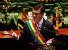 বলিভিয়ার নতুন রাষ্ট্রপতি পদ গ্রহণ করেছেন, উত্তরাধিকারসূত্রে অর্থনৈতিক অস্থিরতা পেয়েছেন
| BanglaKagaj.in Google Preferred Source