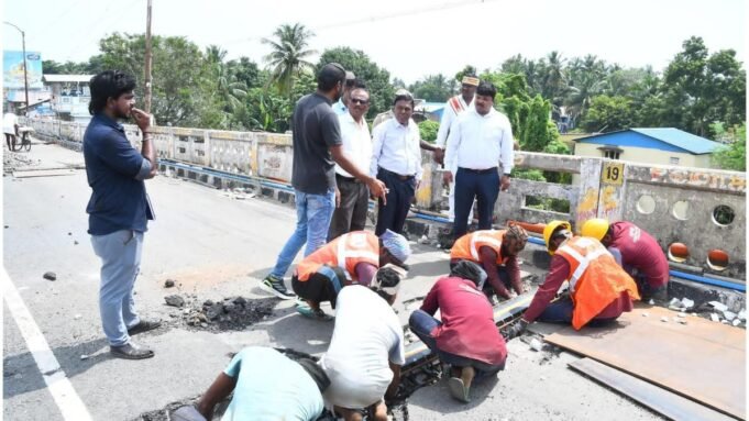 ময়লাদুথুরাইয়ের ৫০ বছরের পুরোনো সারঙ্গাপানি সেতুর সংস্কার শেষ পর্যায়ে | Google Preferred Source
