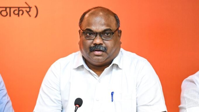 সেনা নেতা (ইউবিটি) দাবি করেছেন যে মুম্বাইতে উদ্ধবের বাড়ির উপরে Google Preferred Source